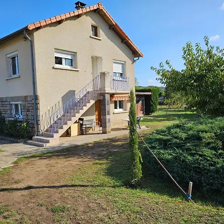 La Bourzede F3 Apartment *